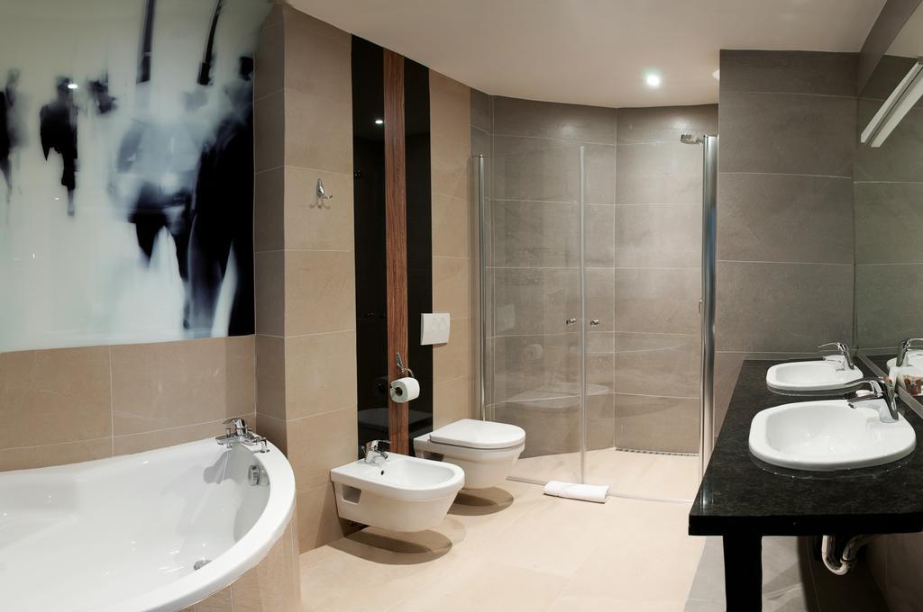 Hotel Piano Lublin Ruang foto