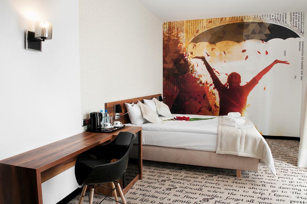 Hotel Piano Lublin Ruang foto