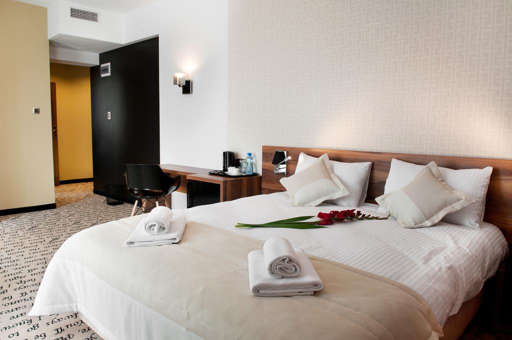 Hotel Piano Lublin Ruang foto