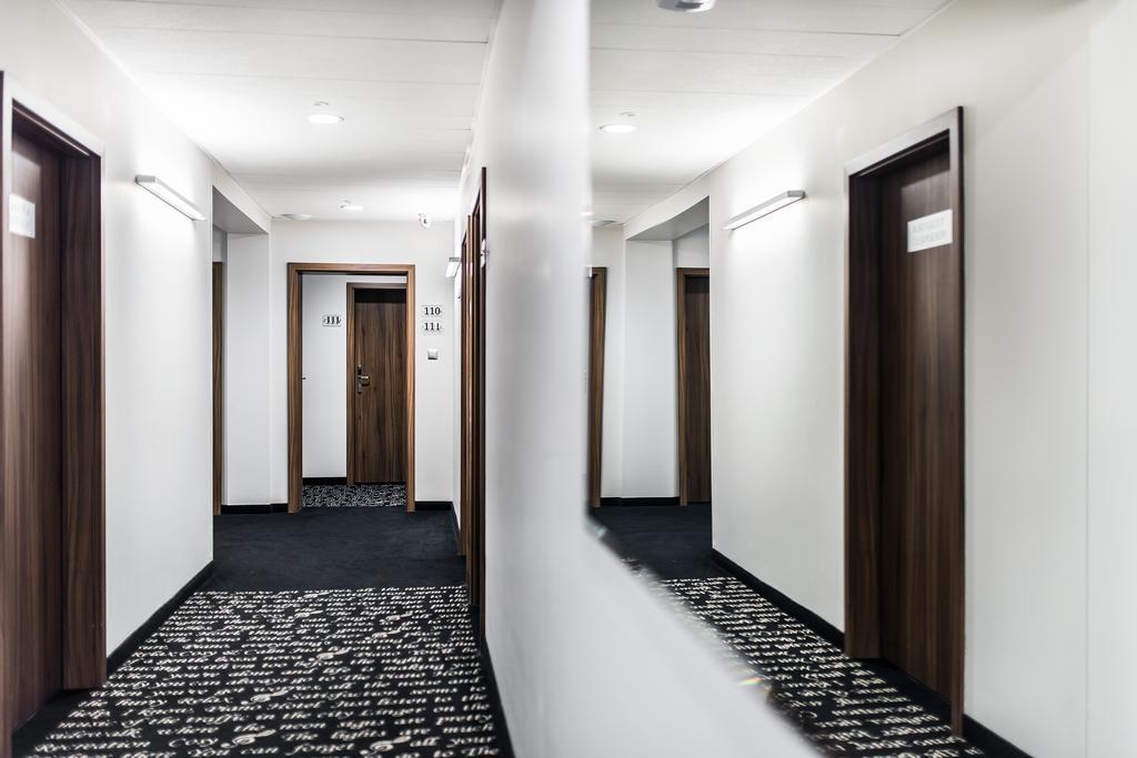 Hotel Piano Lublin Bagian luar foto